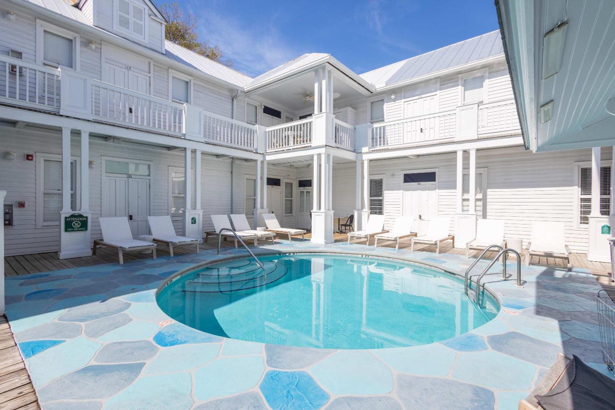 Deluxe King With Balcony - At James House With Parking! Cayo Hueso Exterior foto