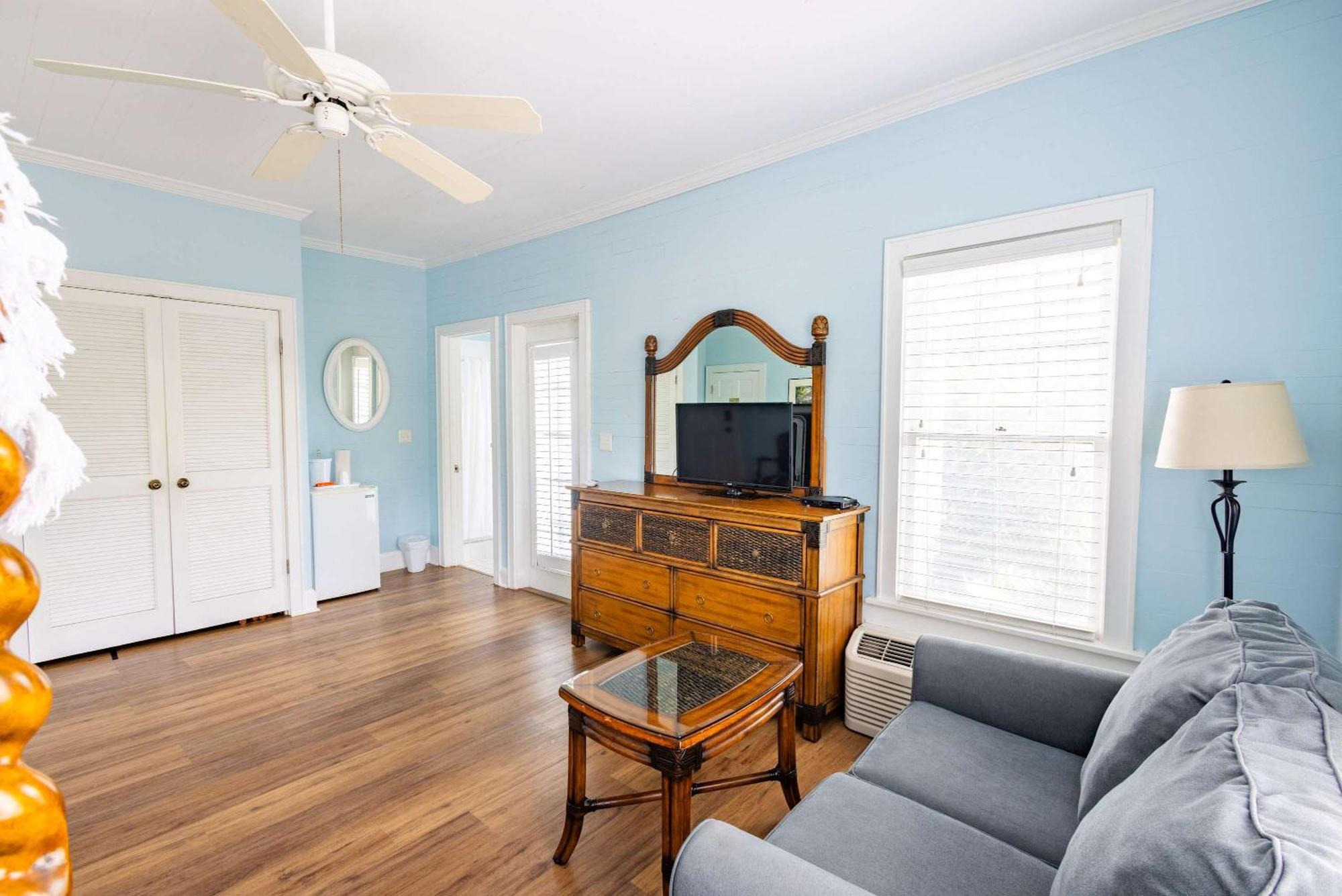 Deluxe King With Balcony - At James House With Parking! Cayo Hueso Exterior foto